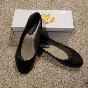 Black Ballet Flats